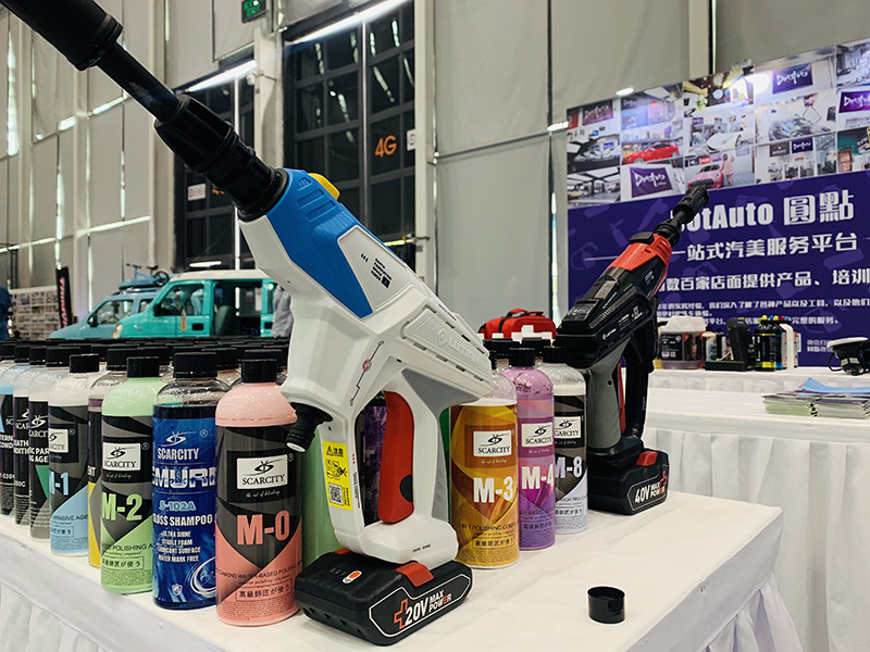 In 2020, SCARCITY participated in the National Auto Salon, product exhibition and polishing demonstration.